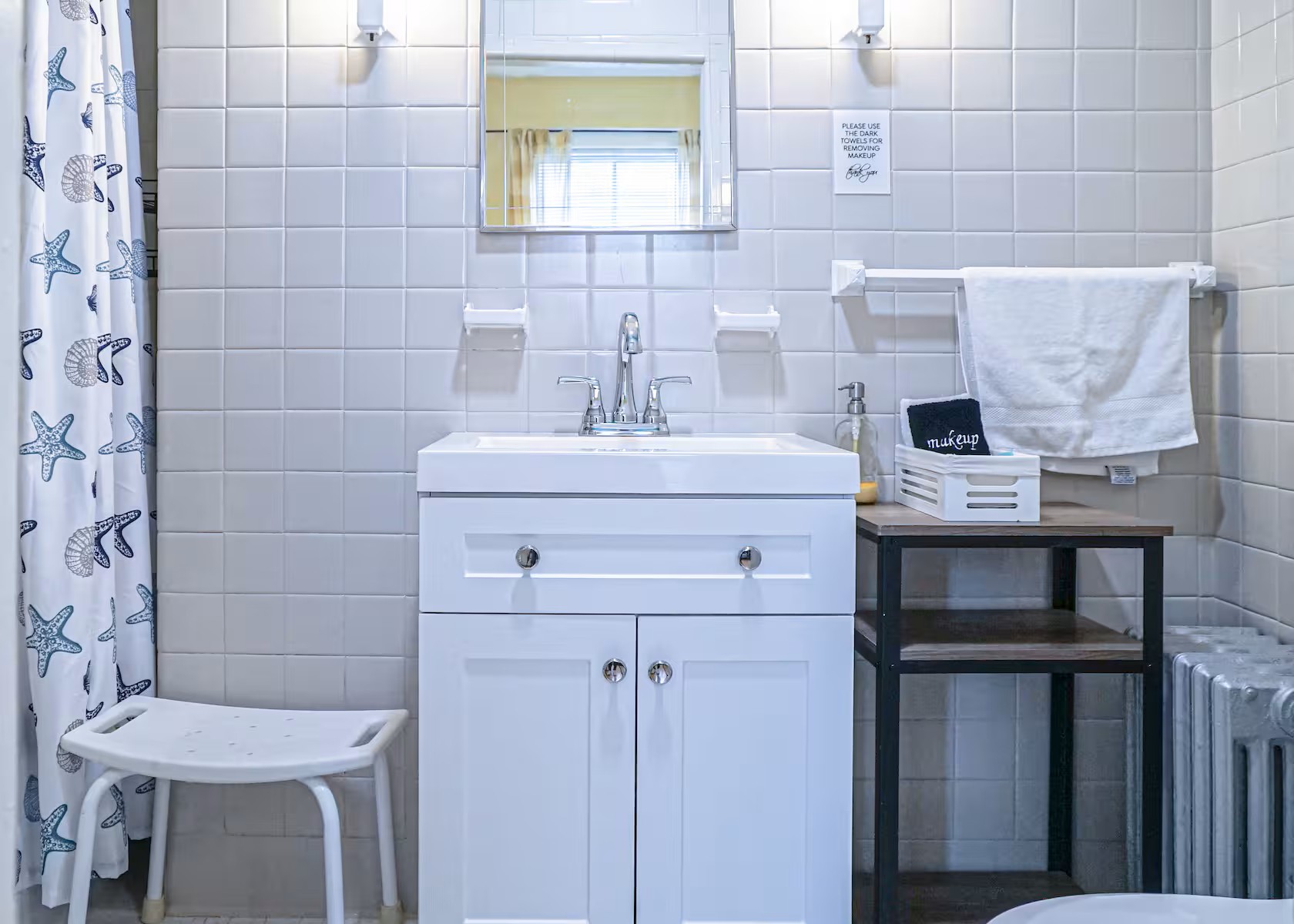 Full bathroom 1