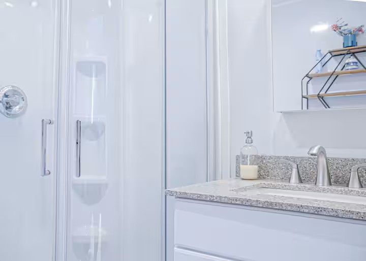Full bathroom 3